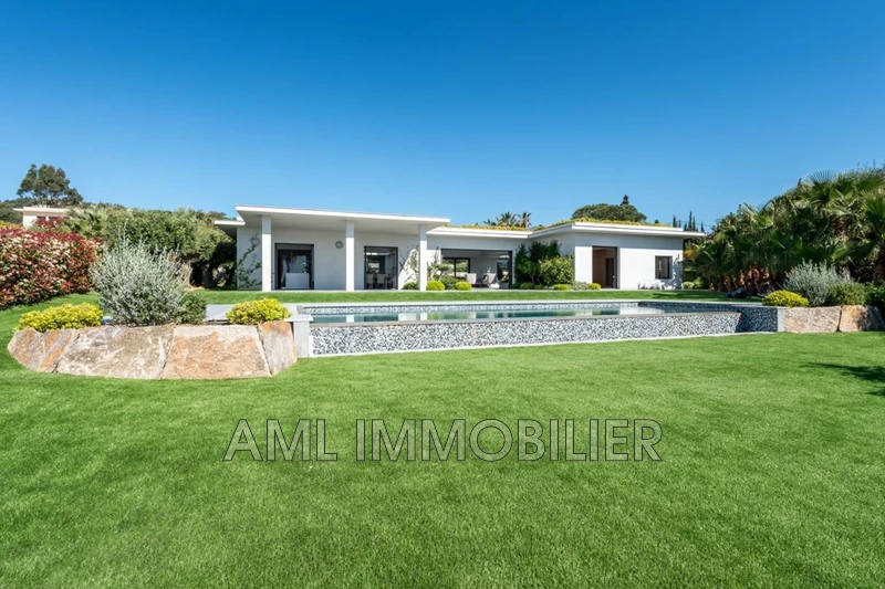Location saisonnière Villa avec piscine Grimaud  