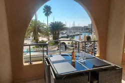 Location saisonnière APPARTEMENT 2 CHAMBRES Fréjus  