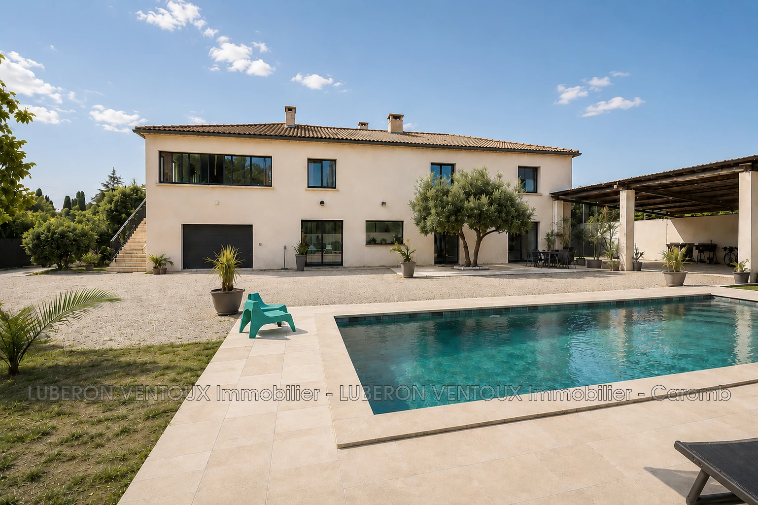 Maison 241 m² · à Carpentras · 241 m² · 699 000 €