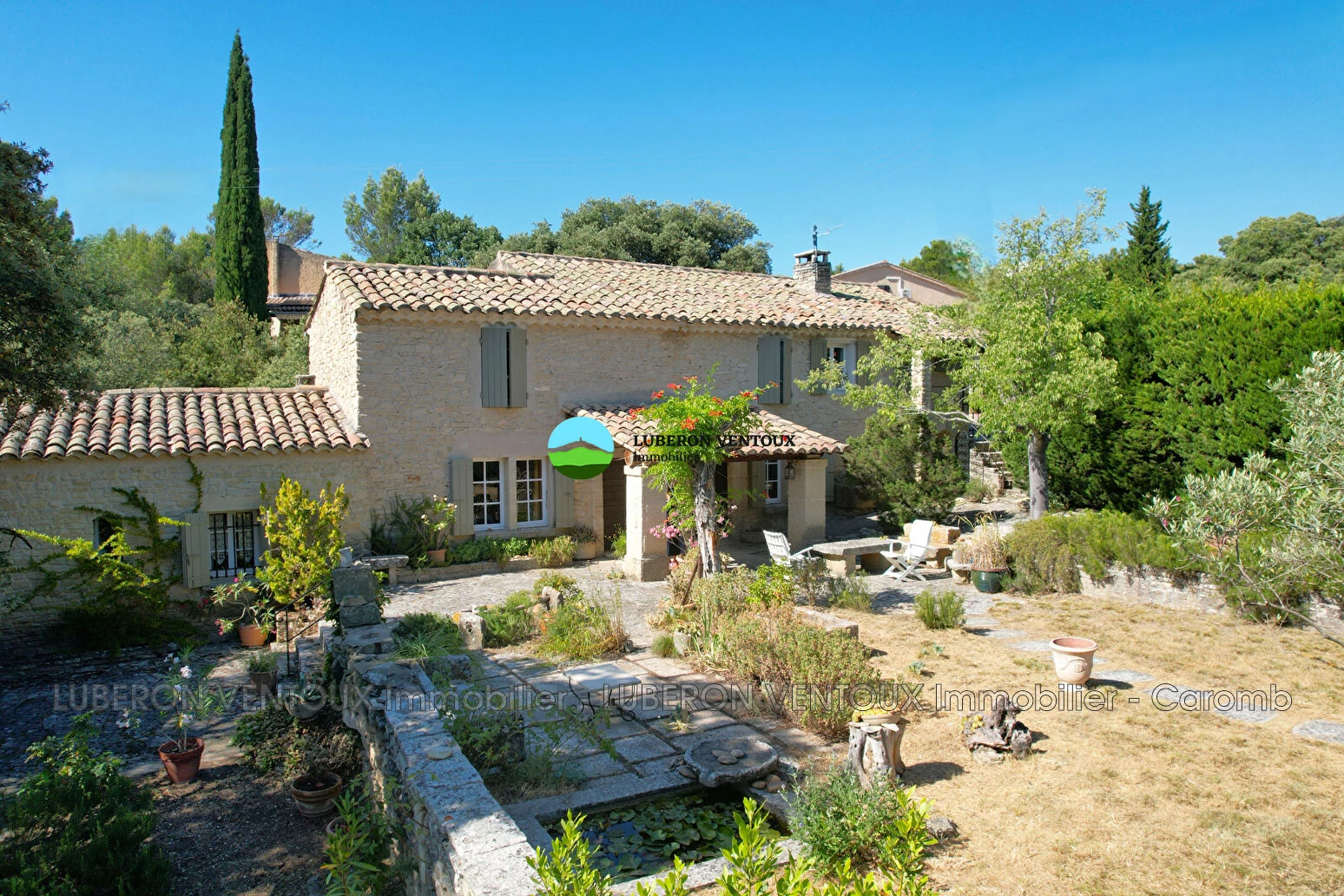 Maison 10 pièces 215 m² · à Crillon-le-Brave · 215 m² · 735 000 €