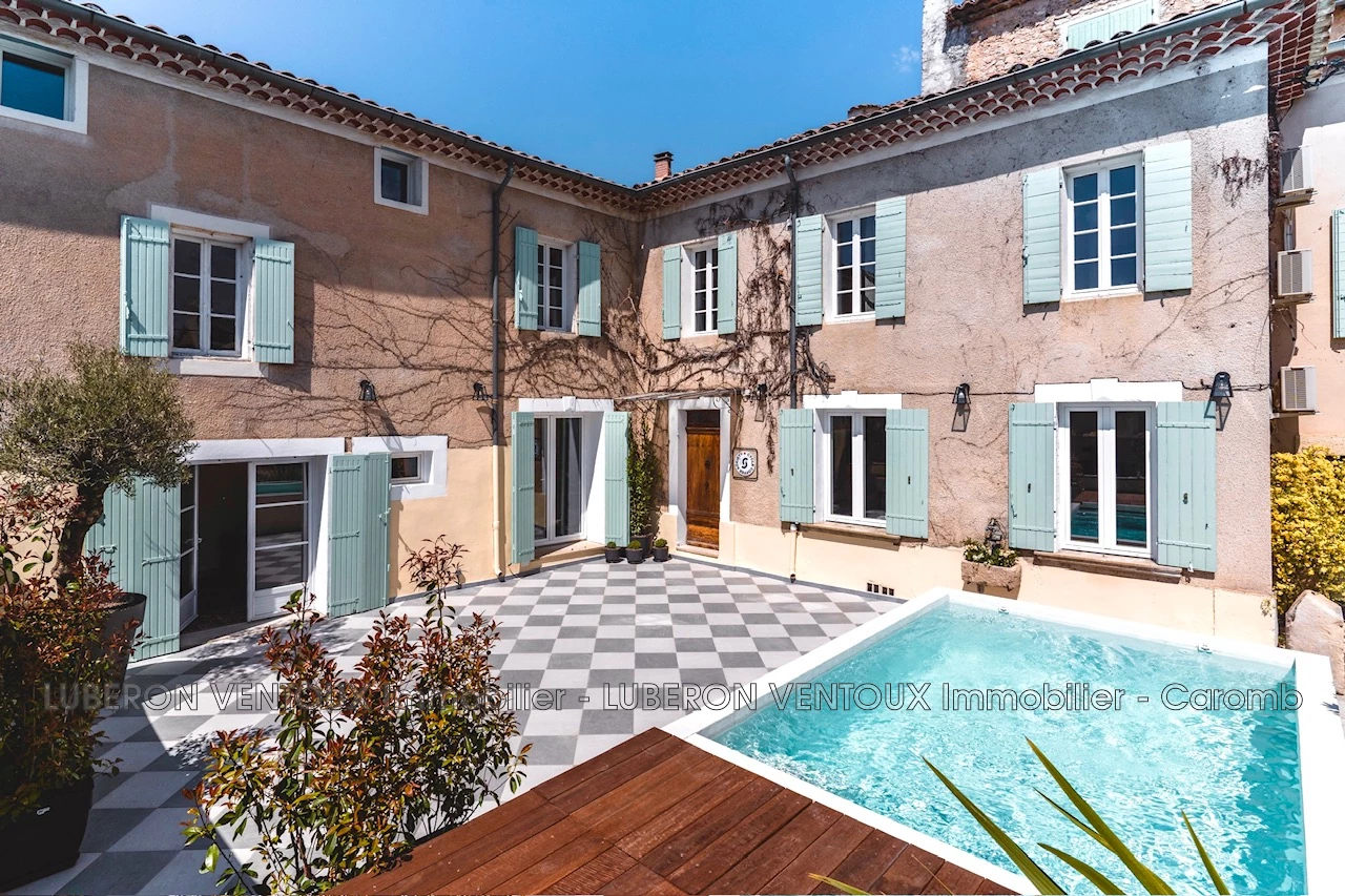 Maison 8 pièces 242 m² · à Bédoin · 242 m² · 750 000 €