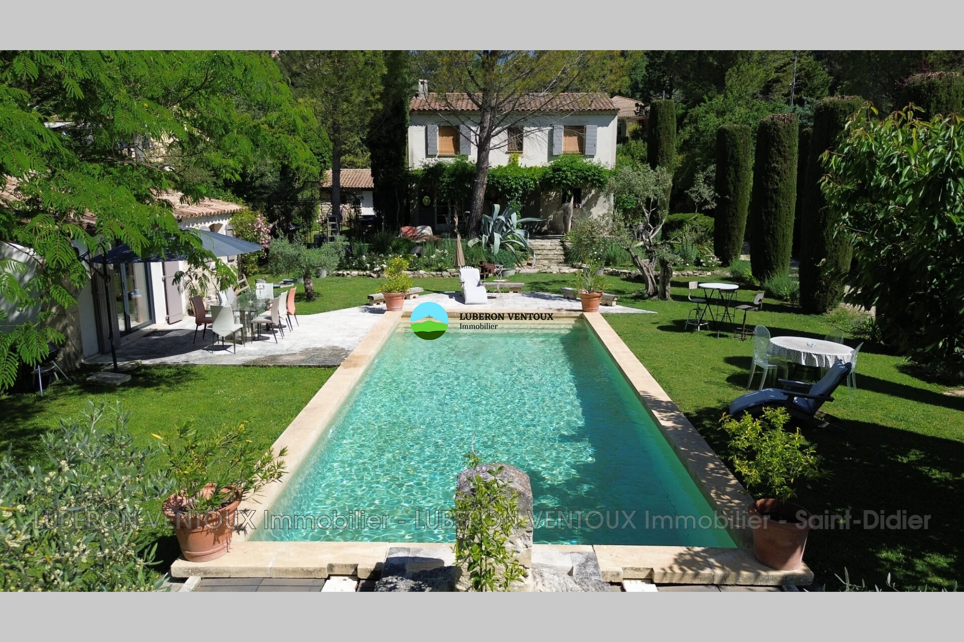 Maison 6 pièces 160 m² · à Pernes-les-Fontaines · 160 m² · 896 000 €