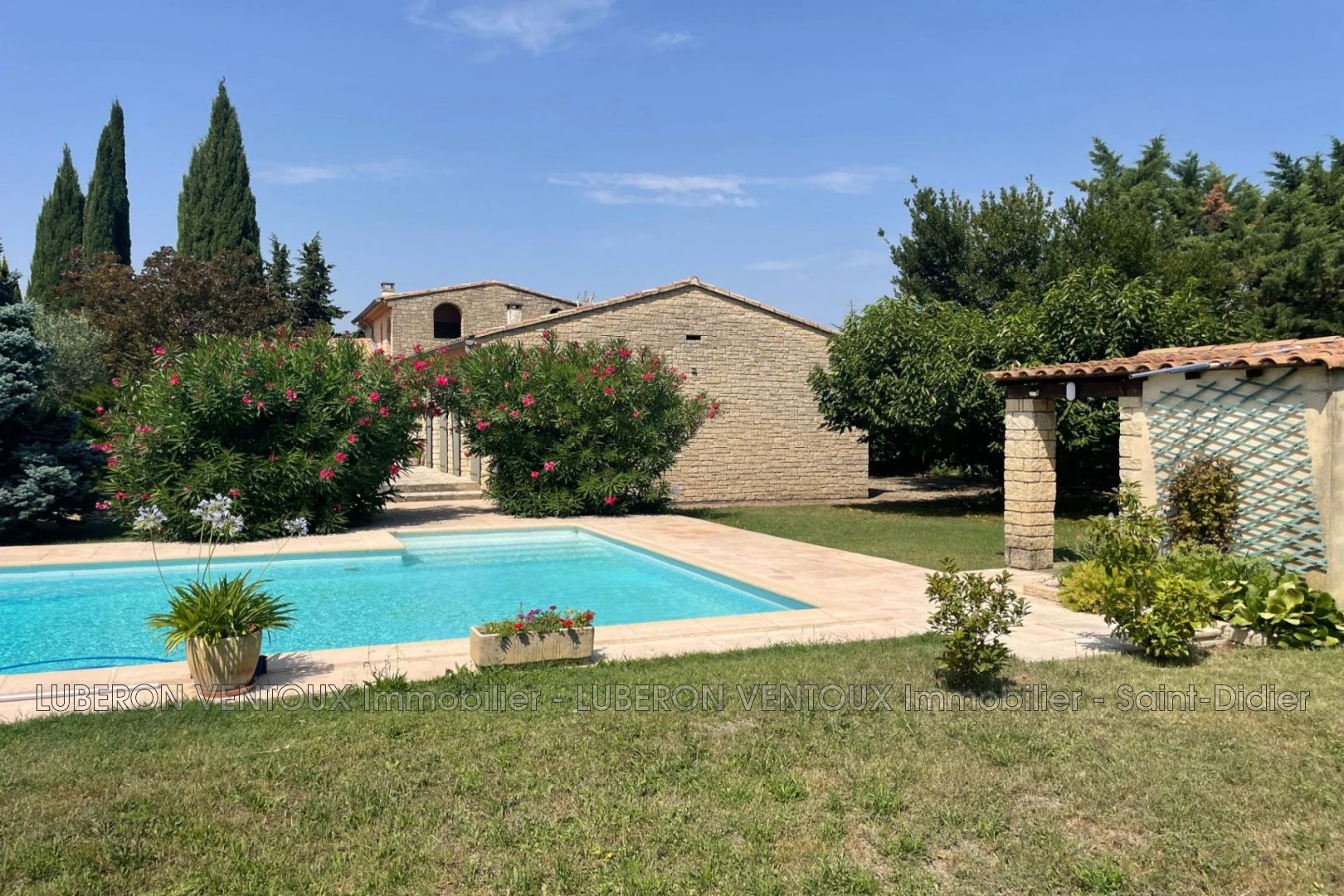 Maison 160 m² · à Mazan · 160 m² · 472 500 €