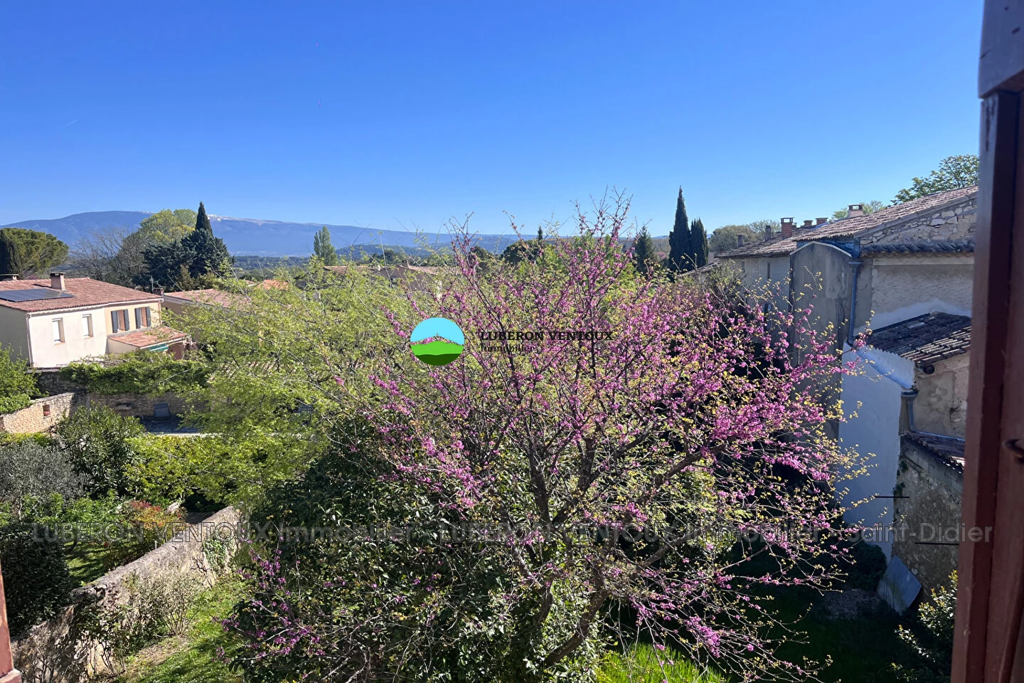 Maison 150 m² · à Saint-Didier · 150 m² · 249 600 €