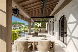 Professionnel  Grimaud  