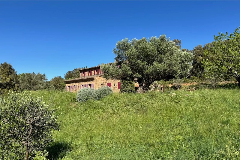 vente La môle Propriété La Môle achat propriété 10 pièces 370 m²