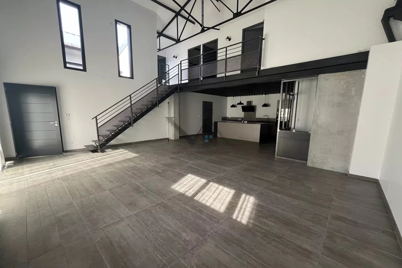 Photo Loft Montélimar  Location loft  4 pièces   125&nbsp;m&sup2;