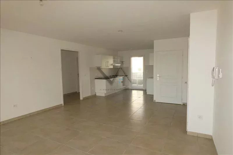 Photo Appartement Montélimar Location appartement 3 pièces 71 m²