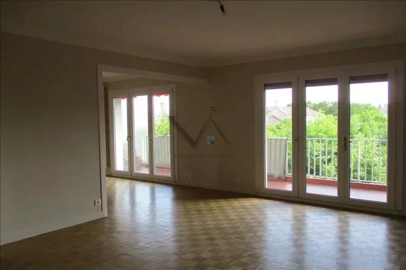 Photo Appartement Montélimar  Location appartement  5 pièces   112&nbsp;m&sup2;