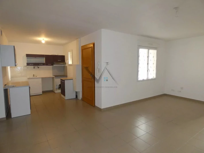 Photo Appartement Châteauneuf-du-Rhône  Location appartement  3 pièces   68&nbsp;m&sup2;