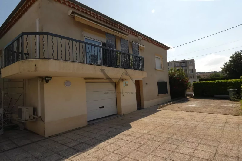 Photo Townhouse Montélimar  Rentals townhouse  5 bedroom   136&nbsp;m&sup2;