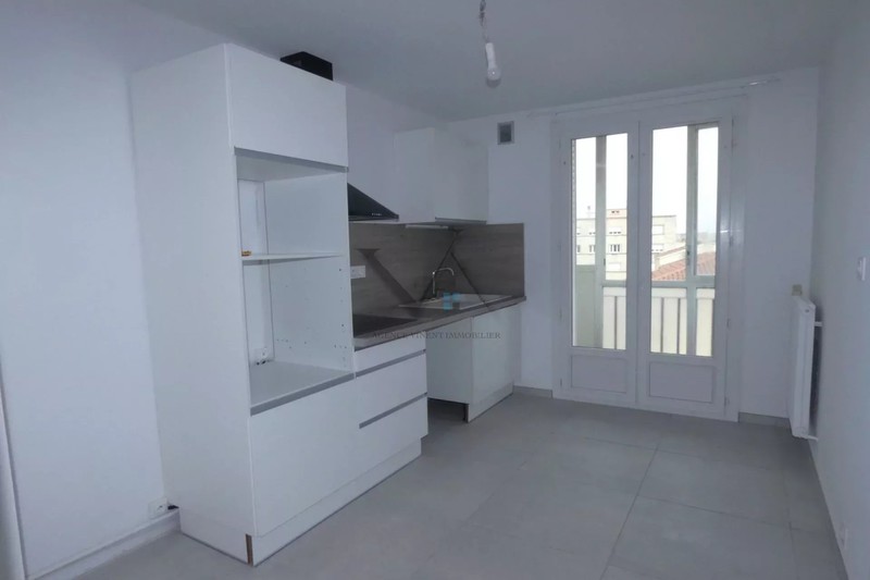 Photo Appartement Montélimar  Location appartement  4 pièces   78&nbsp;m&sup2;