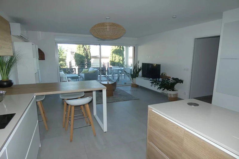 Photo Appartement Montélimar  Location appartement  3 pièces   67&nbsp;m&sup2;