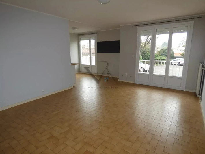 Photo Appartement Montélimar  Location appartement  1 pièce   34&nbsp;m&sup2;