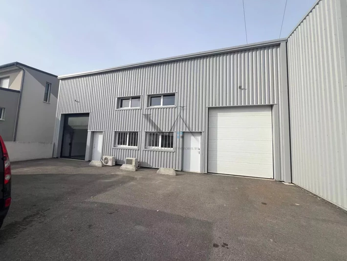 Photo Entrepôt Montboucher-sur-Jabron  Professionnel entrepôt  