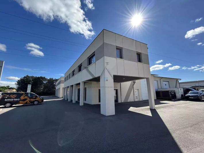 Photo Local Montboucher-sur-Jabron  Professionnel local   150&nbsp;m&sup2;