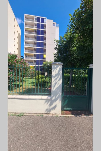 Photo Apartment Montélimar   to buy apartment  3 rooms   67&nbsp;m&sup2;