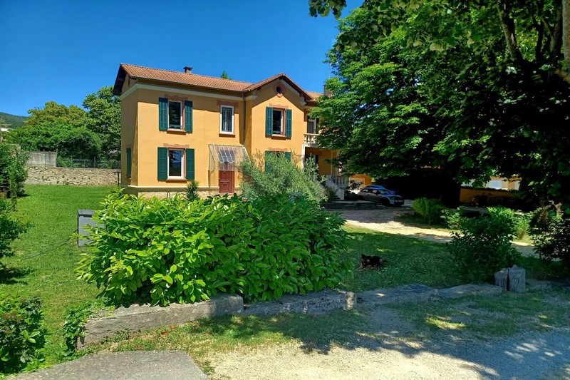 Photo Propriété Sauzet   achat propriété  5 chambres   220&nbsp;m&sup2;