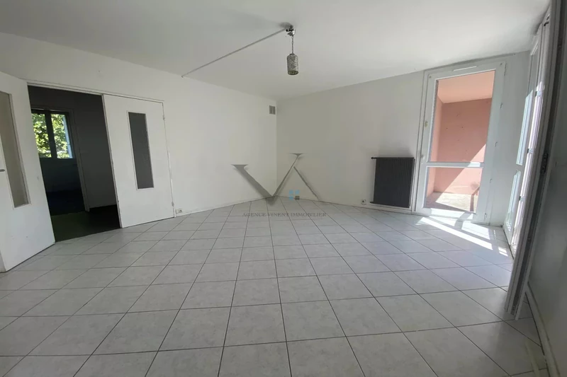 Photo Apartment Montélimar   to buy apartment  3 rooms   68&nbsp;m&sup2;